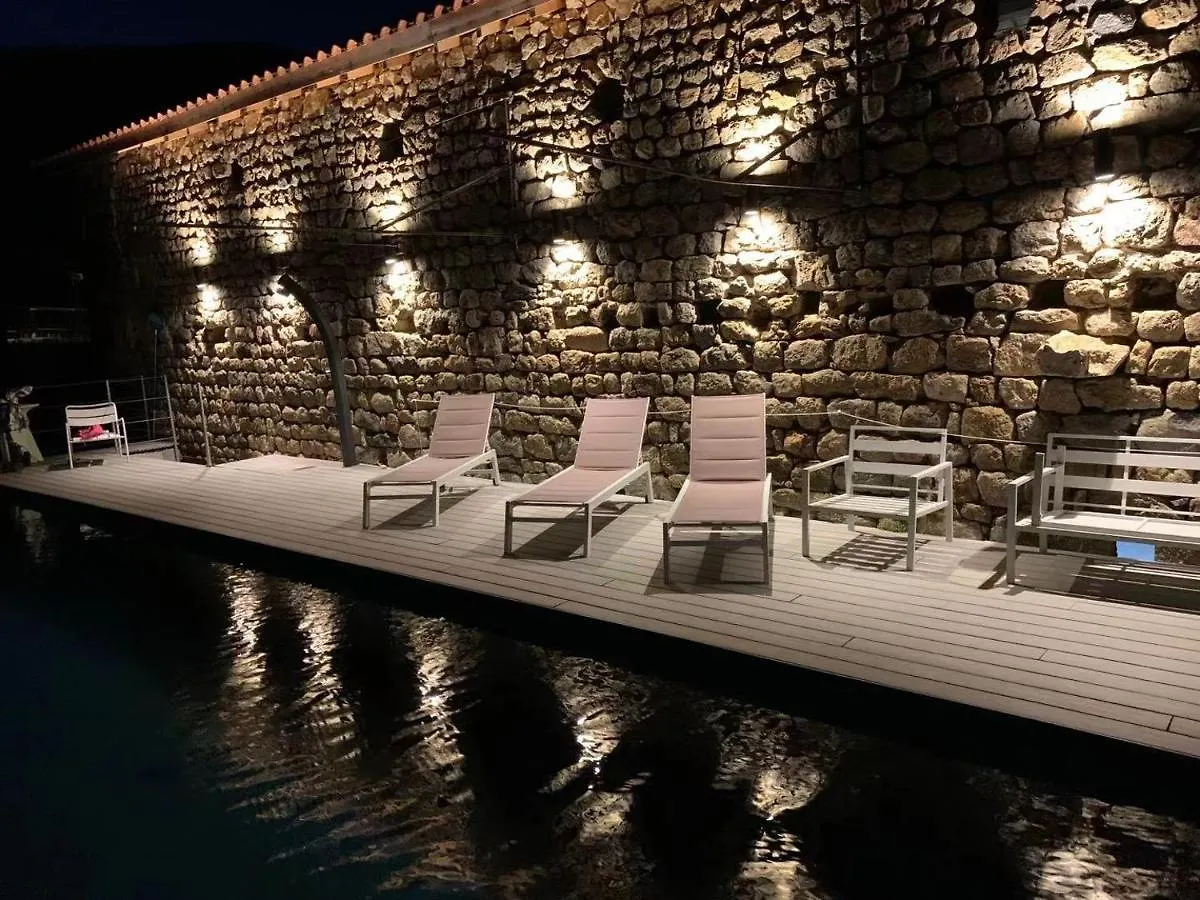 Casariou Les Bernards Villa Grande Batisse 12P Avec Cheminee Bain Nordique Billiard Piscine Vaudevant 0*,  France